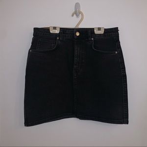 ⭐️HOST PICK⭐️ [L]👗ZARA black denim skirt